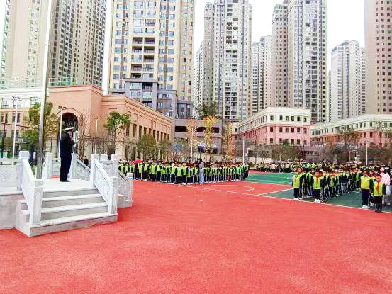 远大小学师生上下学更安全啦观山湖区学校交安一校一策成效凸显