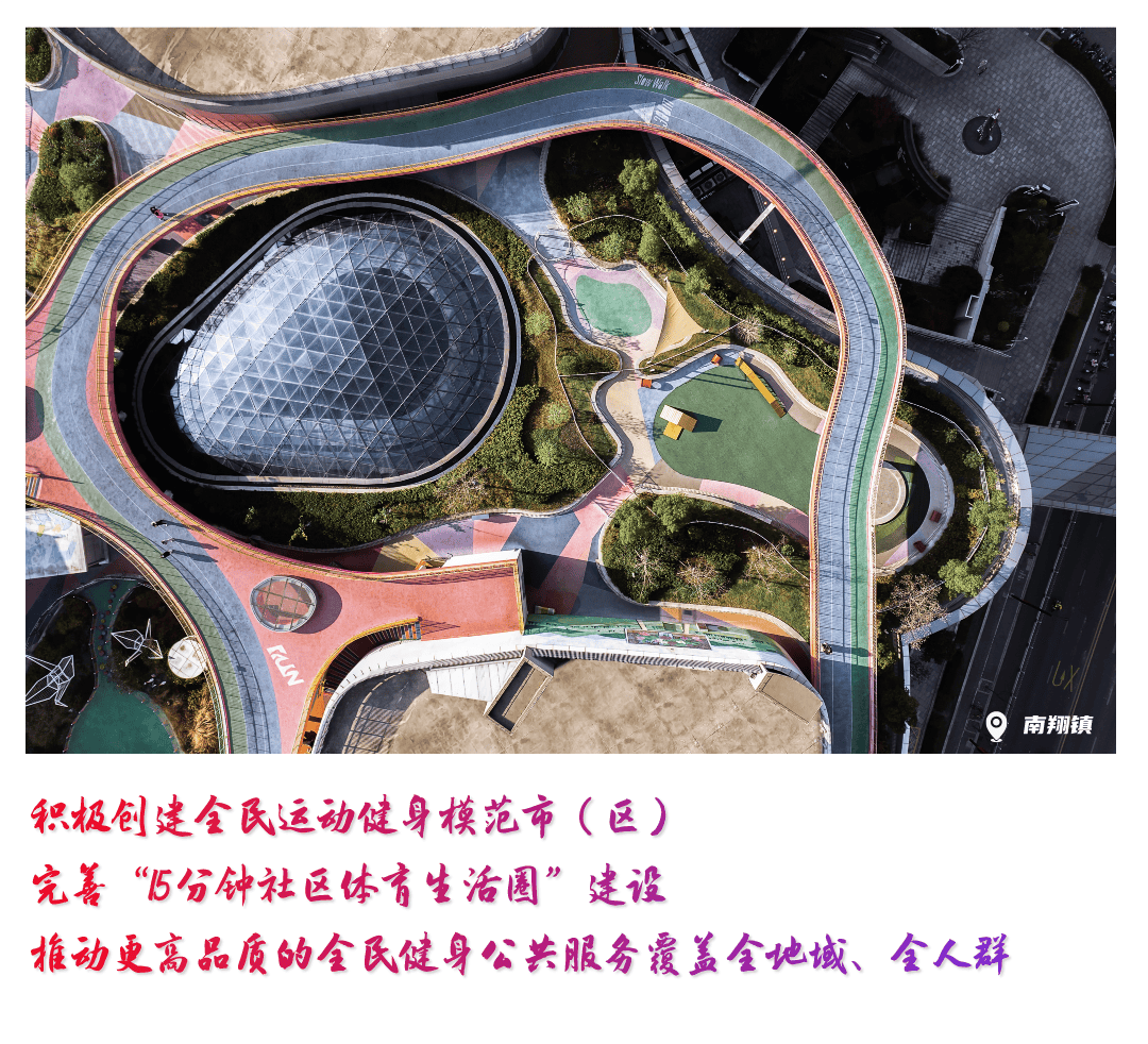 打卡虽不能进入赛场内没能买到f1门票的车迷游客对外免费开放赛事期间