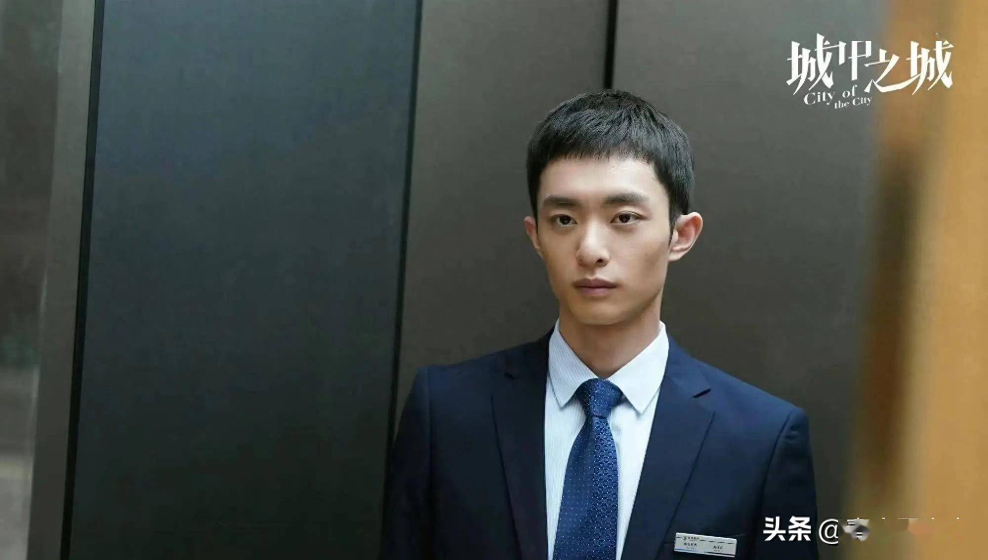 仅出道4年,颜值又无优势,影帝于和伟甘心作配,他到底凭什么?