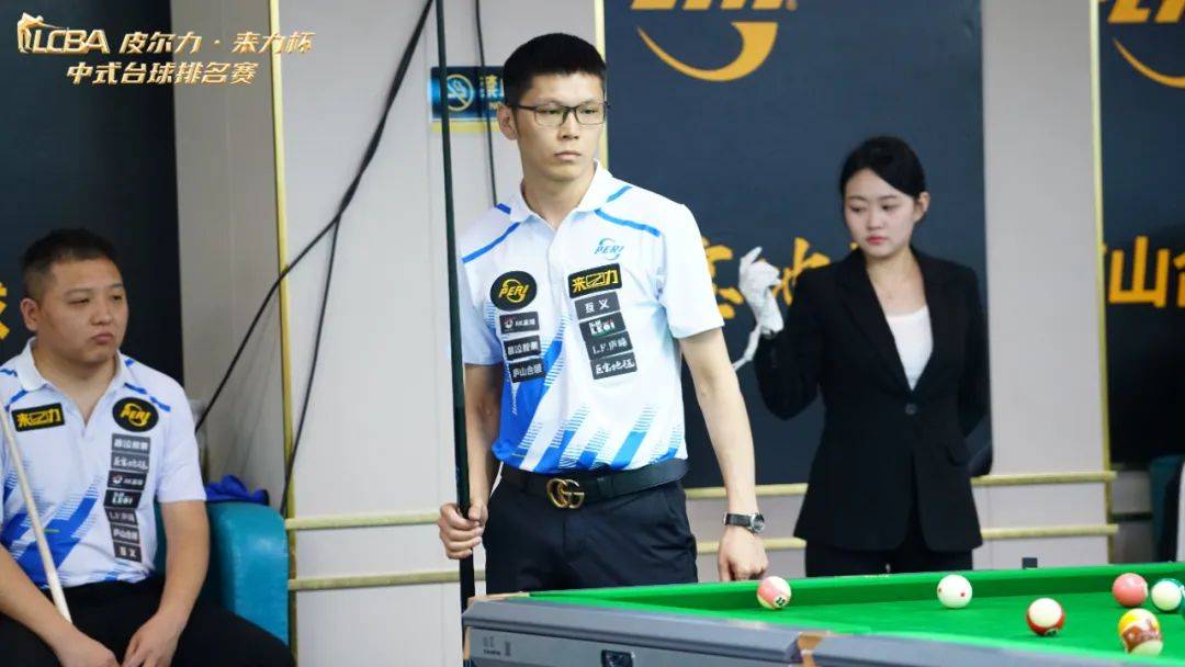 皮尔力小将赵岩昊在与女将潘蓝天的对决中,一路领跑比赛,以11:6率先