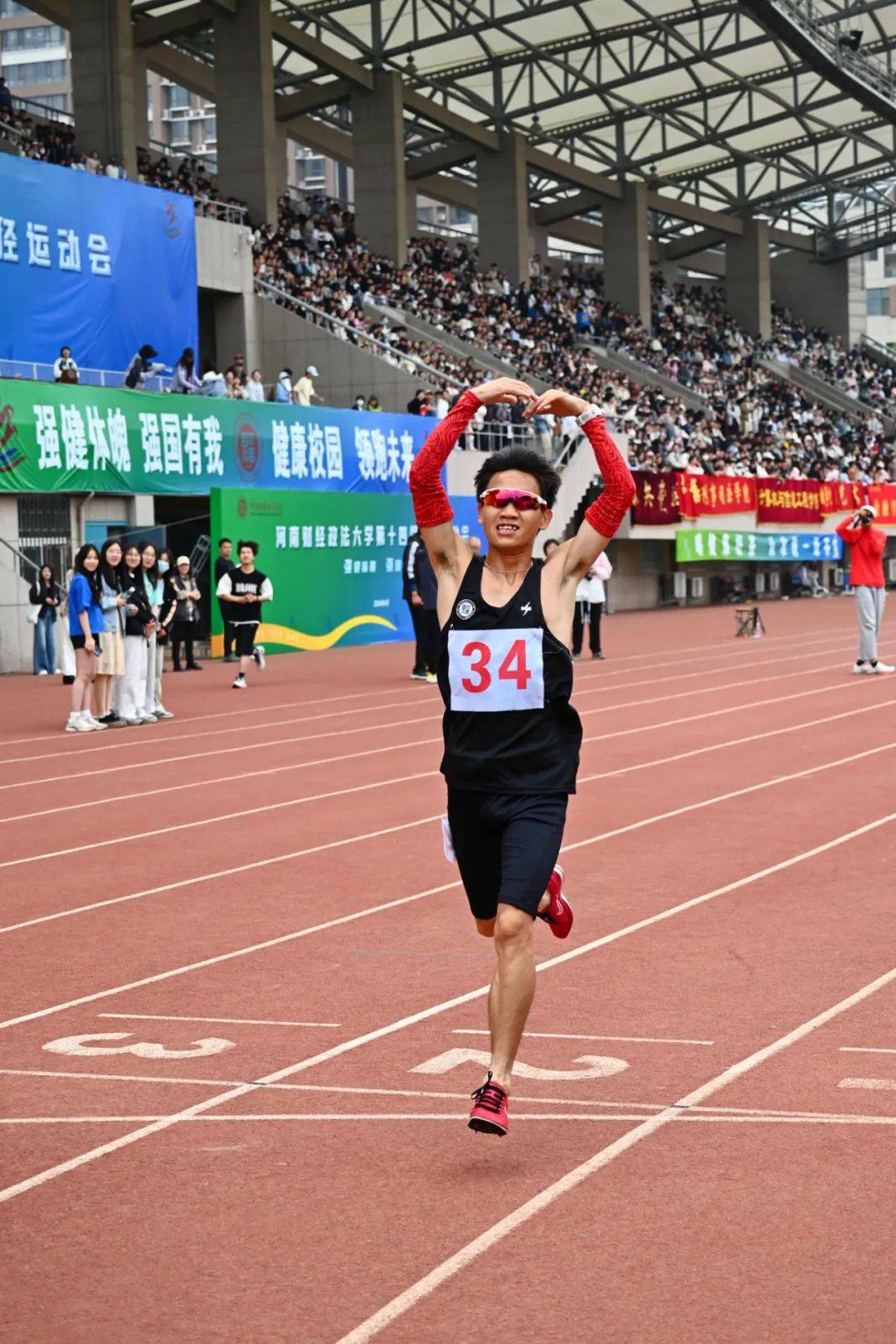 更高更快更强！回顾运动会比赛精彩瞬间