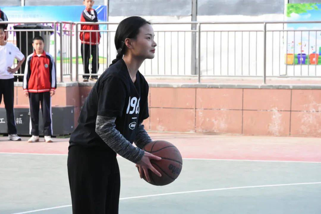 相信子长中学的老师定会以这次比赛为契机,继续发扬团结协作,拼搏进取