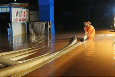 大暴雨引发多条道路塌方,肇庆怀集快速抢修恢复通行