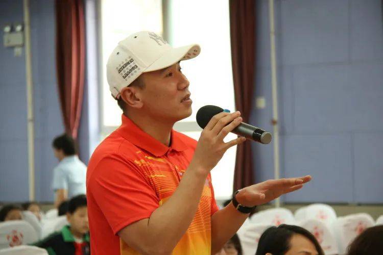 节课课程设置合理,内容丰富,衔接紧密,课堂效果很好,学生的参与度很高
