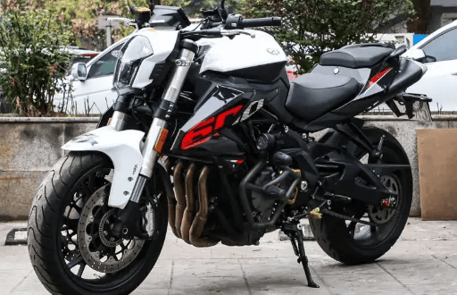 直降1万5,贝纳利新款黄龙600.