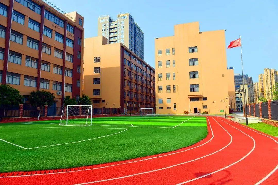 市以数学,物理为重点培养方向的优质特色校厦门双十中学漳州校区原党