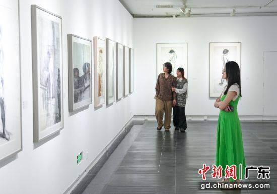 两所美术半岛官方体育学院配合举办素描教学切磋与对话展(图1)