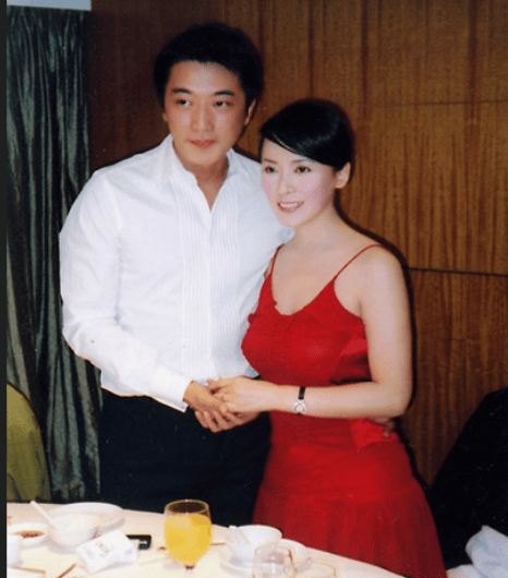 8位男演员还是单身,其实都已结婚多年,妻子都是明星_俩人_李易祥_感情