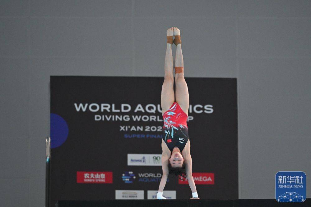 跳水世界杯总决赛 | 陈芋汐,全红婵包揽女子10米台冠亚军