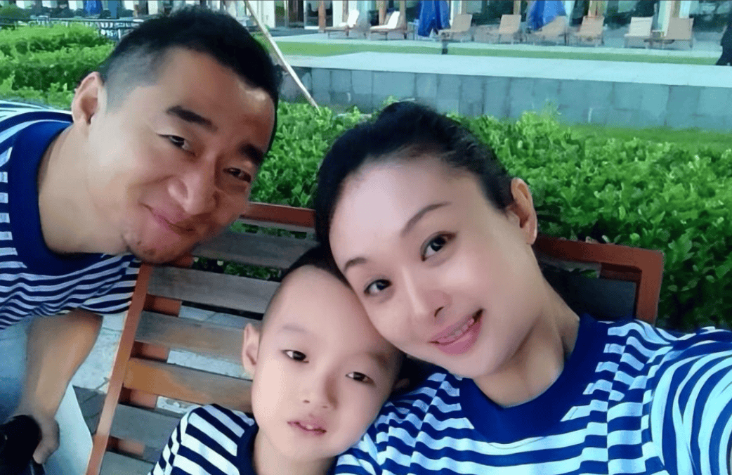 本以为这8位男演员还是单身,其实都已结婚多年,妻子都是明星