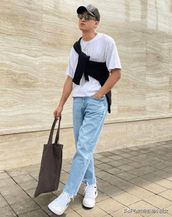 男人春天穿牛仔裤,不一定配小白鞋!换这4款鞋子,想不时髦都难