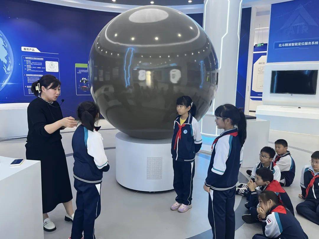 红领巾多彩实践丨世界地球日 为地球献上一份绿色的礼物