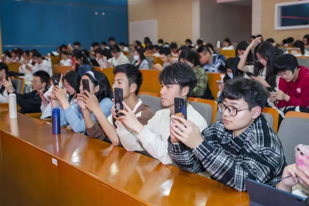 南京财经大学学位证图片