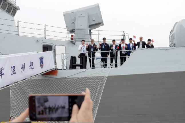 "温州舰"靠岸柳市七里港!见证海军强大,携手共赴未来