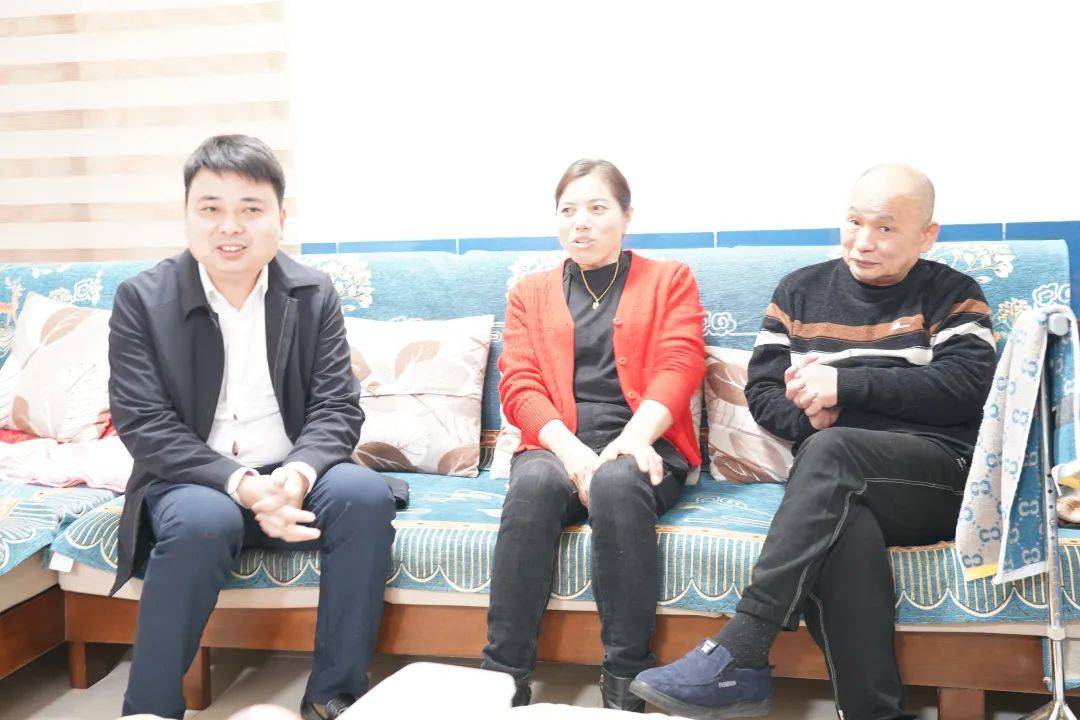 宁乡夏铎铺镇长龙新村何泽军!