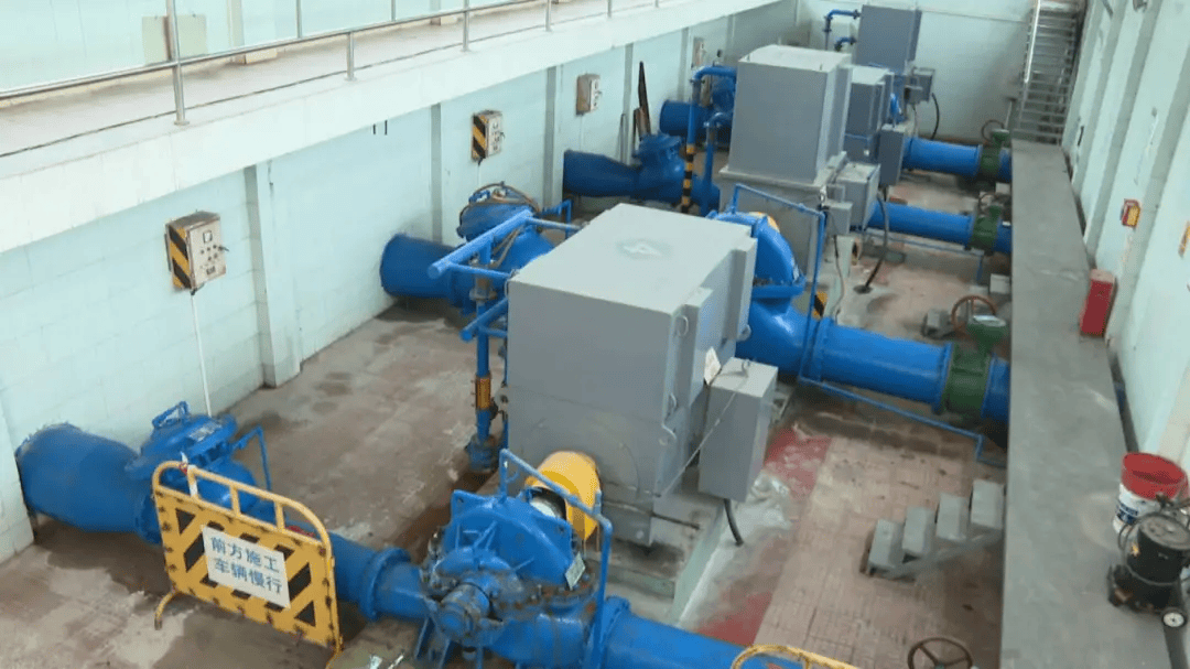 记者实地走访了四会市自来水厂,发现各个设备运行正常.