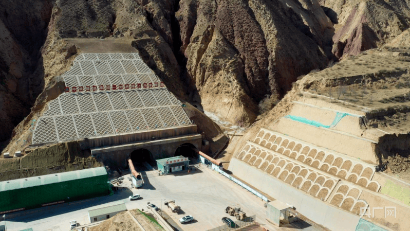 公路建设新进展 大清项目隧道掘进突破万米大关