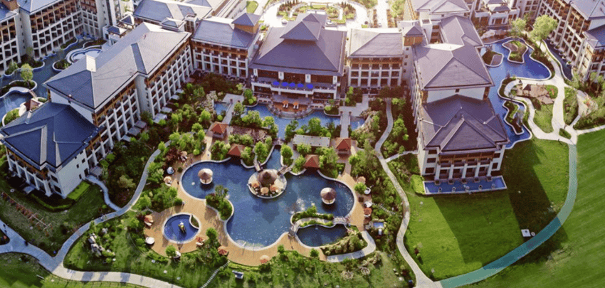 身居宫室健身房,室内外泳池,ktv800余间海景房,园景房,豪华套房,与海