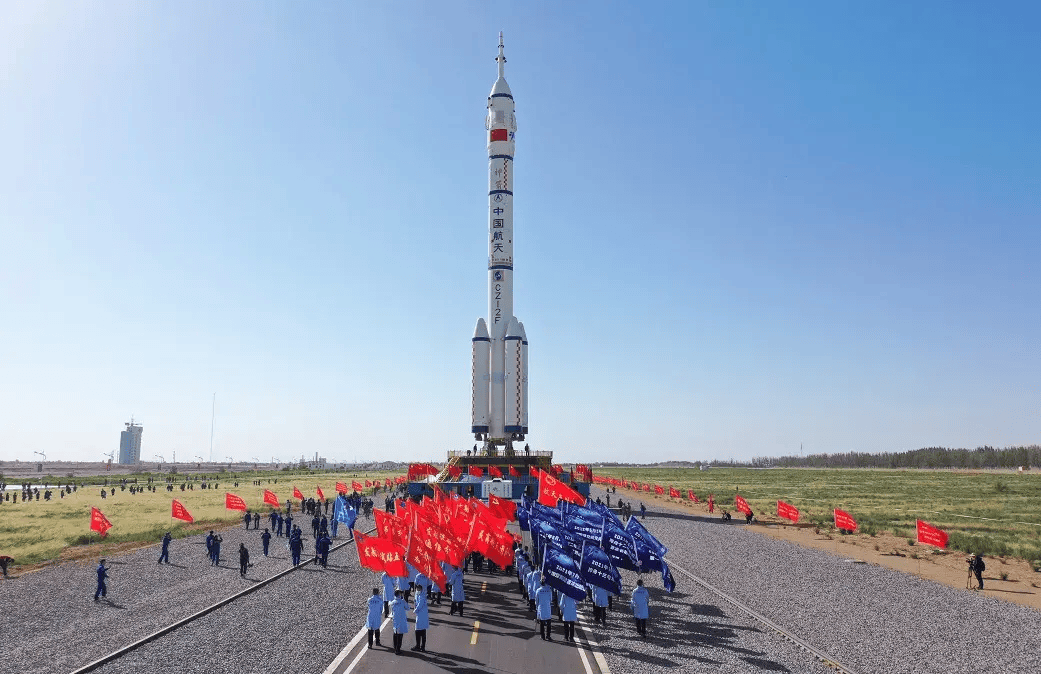 中国空间站多次被撞击,神舟十八号准备出征:会有女指令长吗_任务_飞船