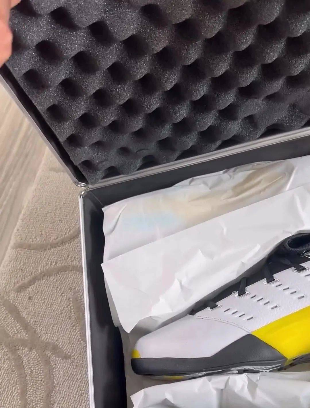 aj17 low 最新实物泄露!