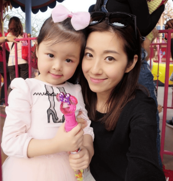 关之琳终于现身派对! 陈自瑶争取时间陪女儿 tvb男星身患肠癌