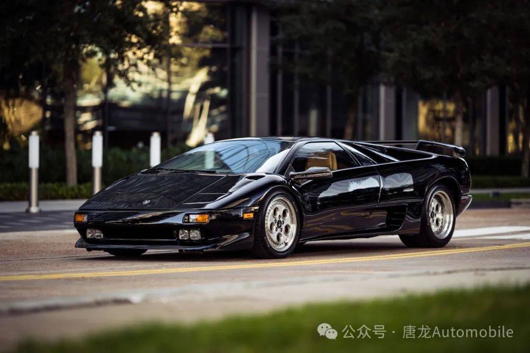 【意大利名车鉴赏】90年代挂墙上的超级跑车 蛮牛代表 1991