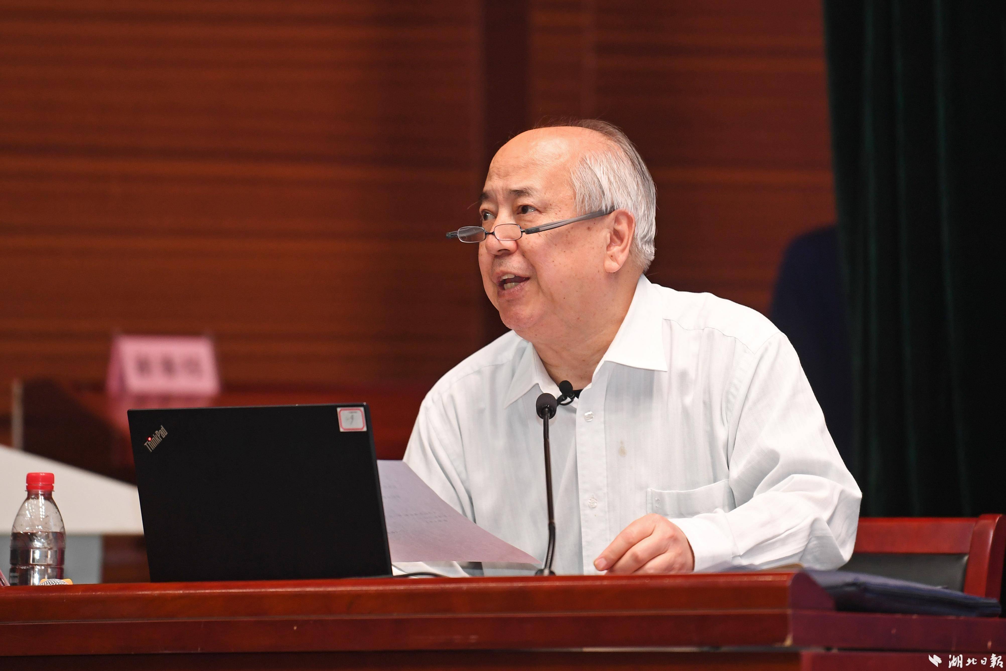 中国航天大会"大手拉小手科普报告汇" 钱学森图书馆馆长钱永刚讲述