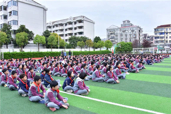 [浦东]陆行中学南校:传承雷锋精神 争做民族脊梁——红色主题剧观赏