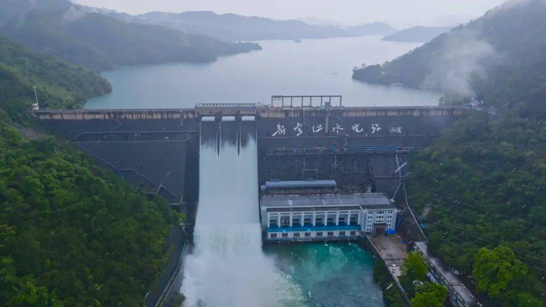广东最大水库时隔18年再次泄洪!五一假期天气最新预报