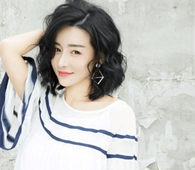 她是最干净的女演员,嫁著名童星恩爱12年,出道20年不温不火_何彦霓_剧