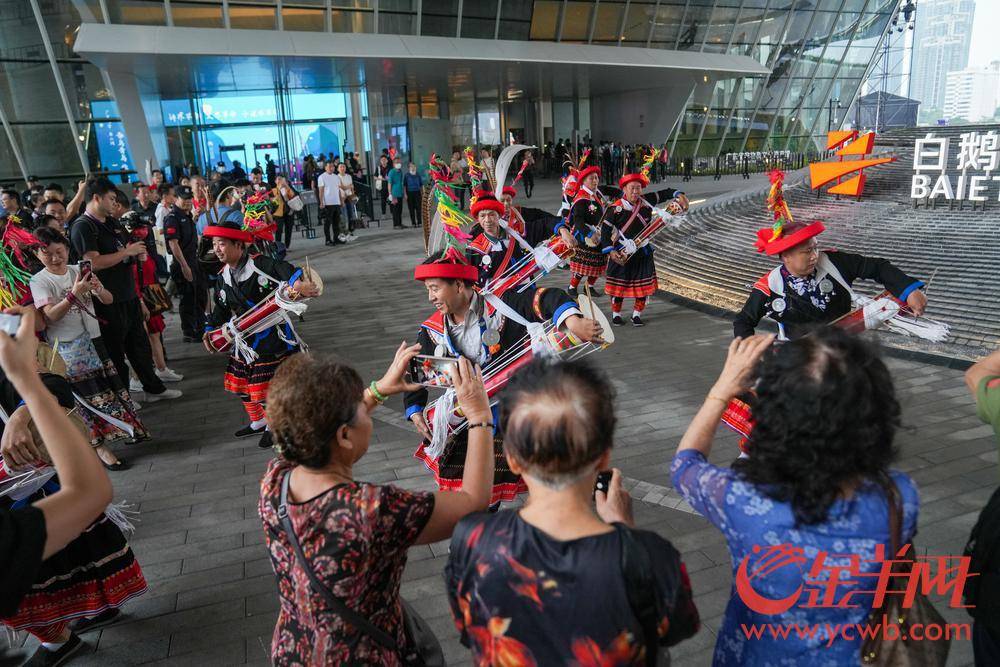 视频+图集｜白鹅潭大湾区艺术中心今日正式开门迎客