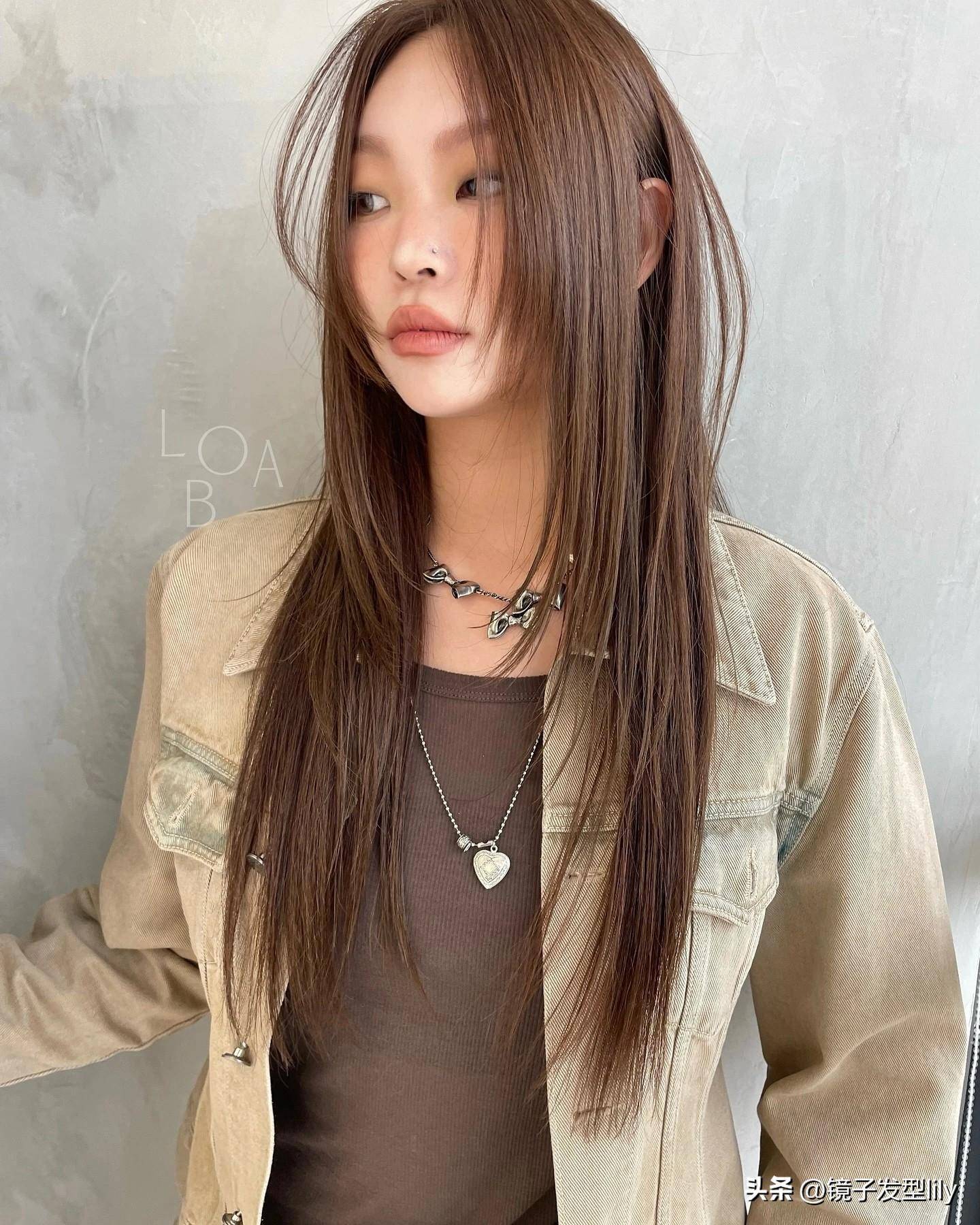 女士长碎发修颜瘦脸显高级解锁你的时尚新魅力