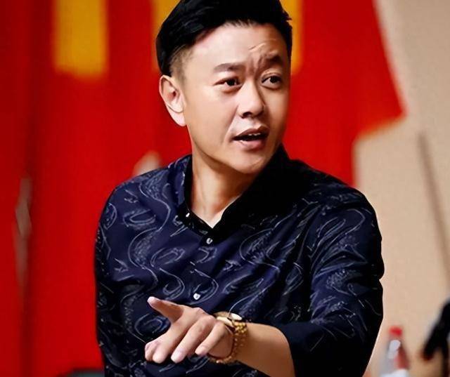 "龙套"冯嘉怡:身为富豪爱演戏,片酬不够车油钱,只为过瘾