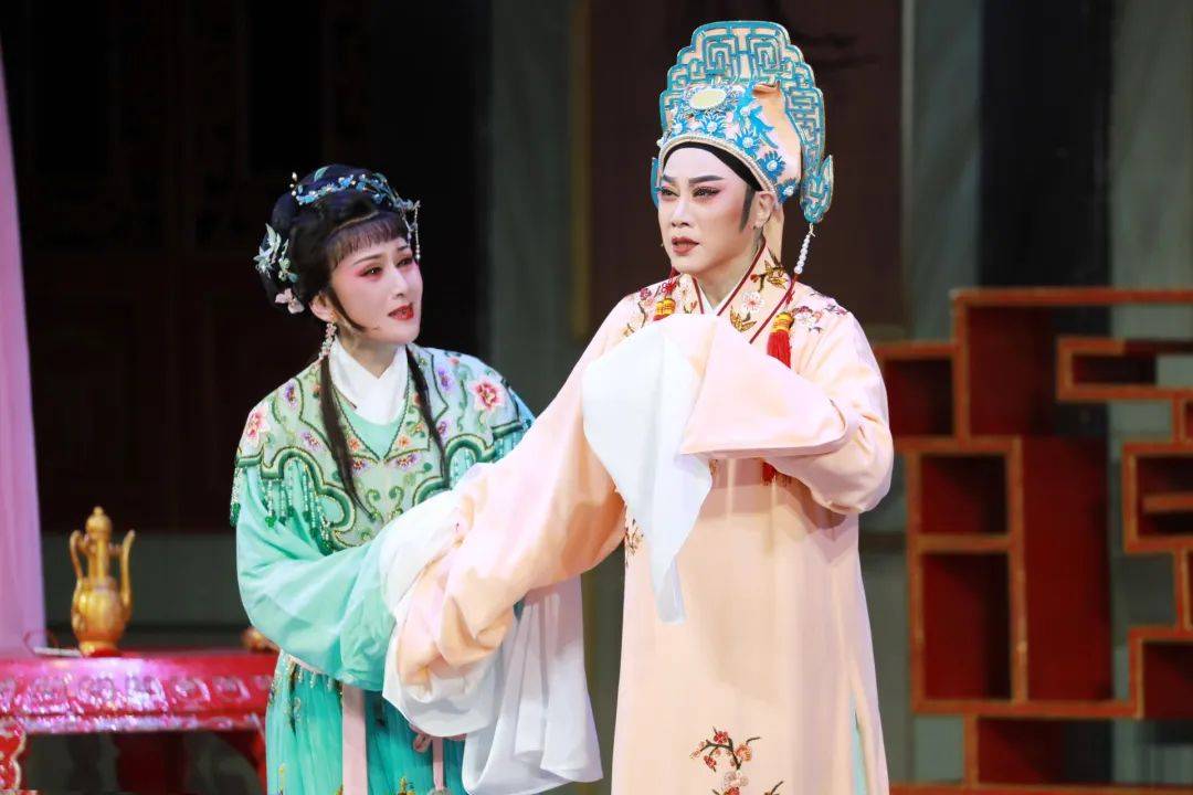 "风·范" | 纪念越剧宗师范瑞娟诞辰100周年系列演出《青衫·红袍》