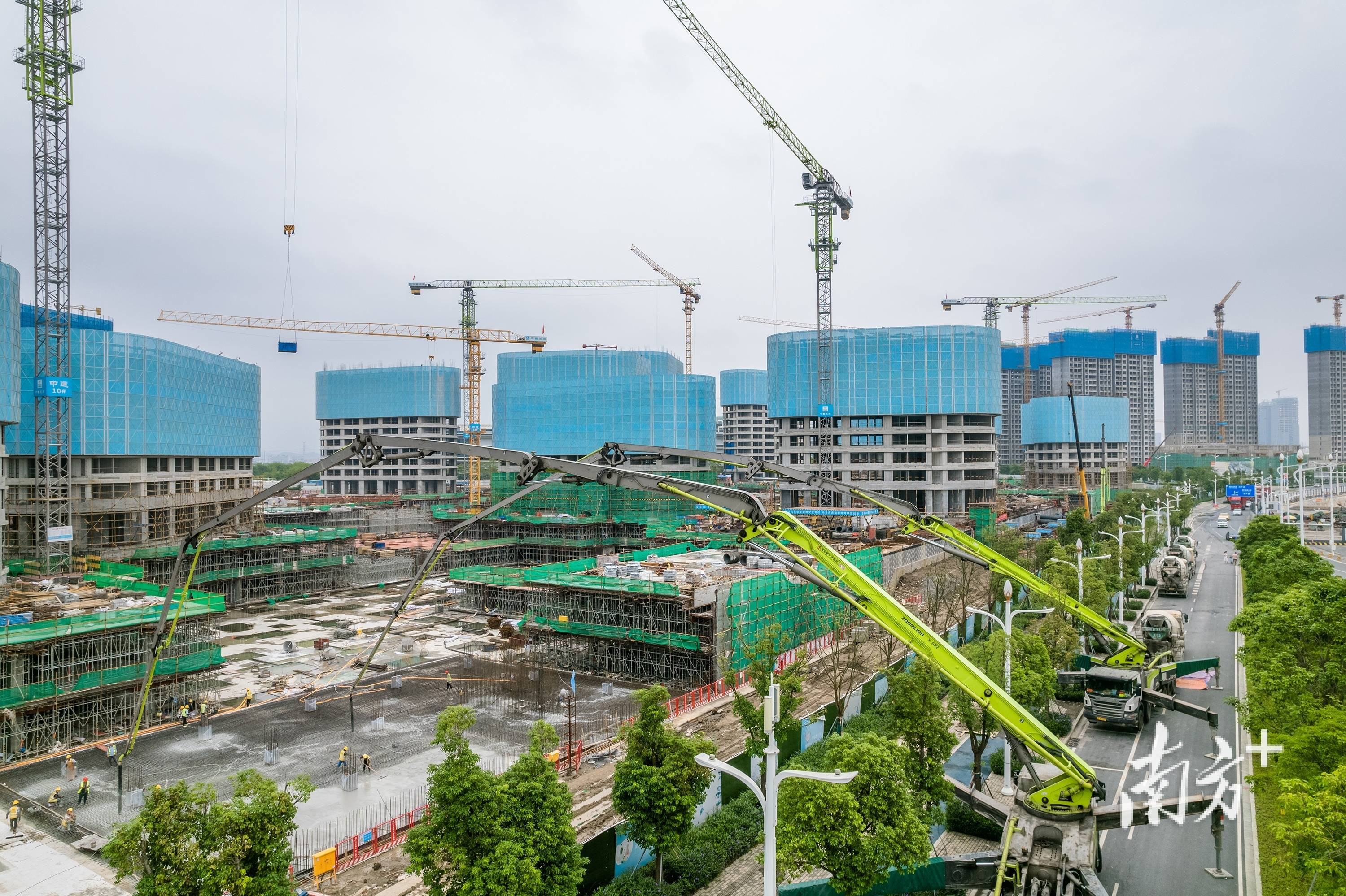 近7000名建设者在岗!滨海湾“五一”建设不停工_施工_项目_进行