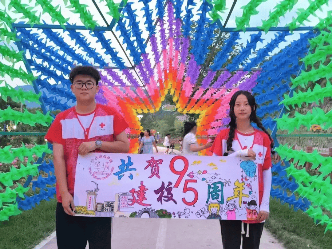 商务2021级学生,现任西安培华学院会计与金融学院团委学生兼职副书记