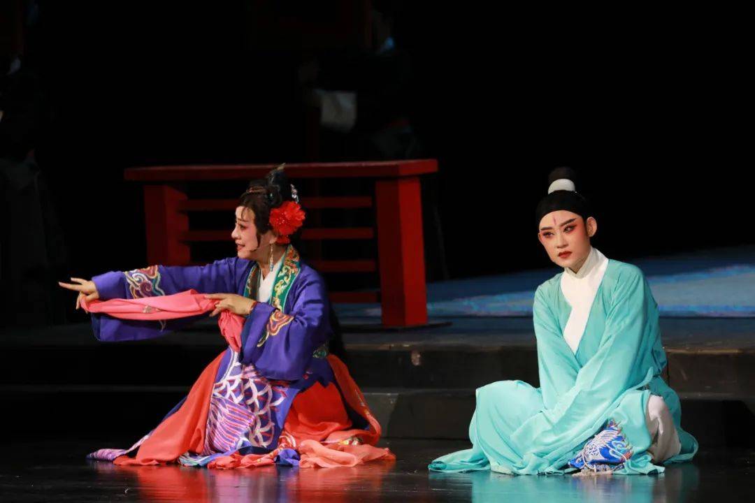 "风·范" | 纪念越剧宗师范瑞娟诞辰100周年系列演出《青衫·红袍》
