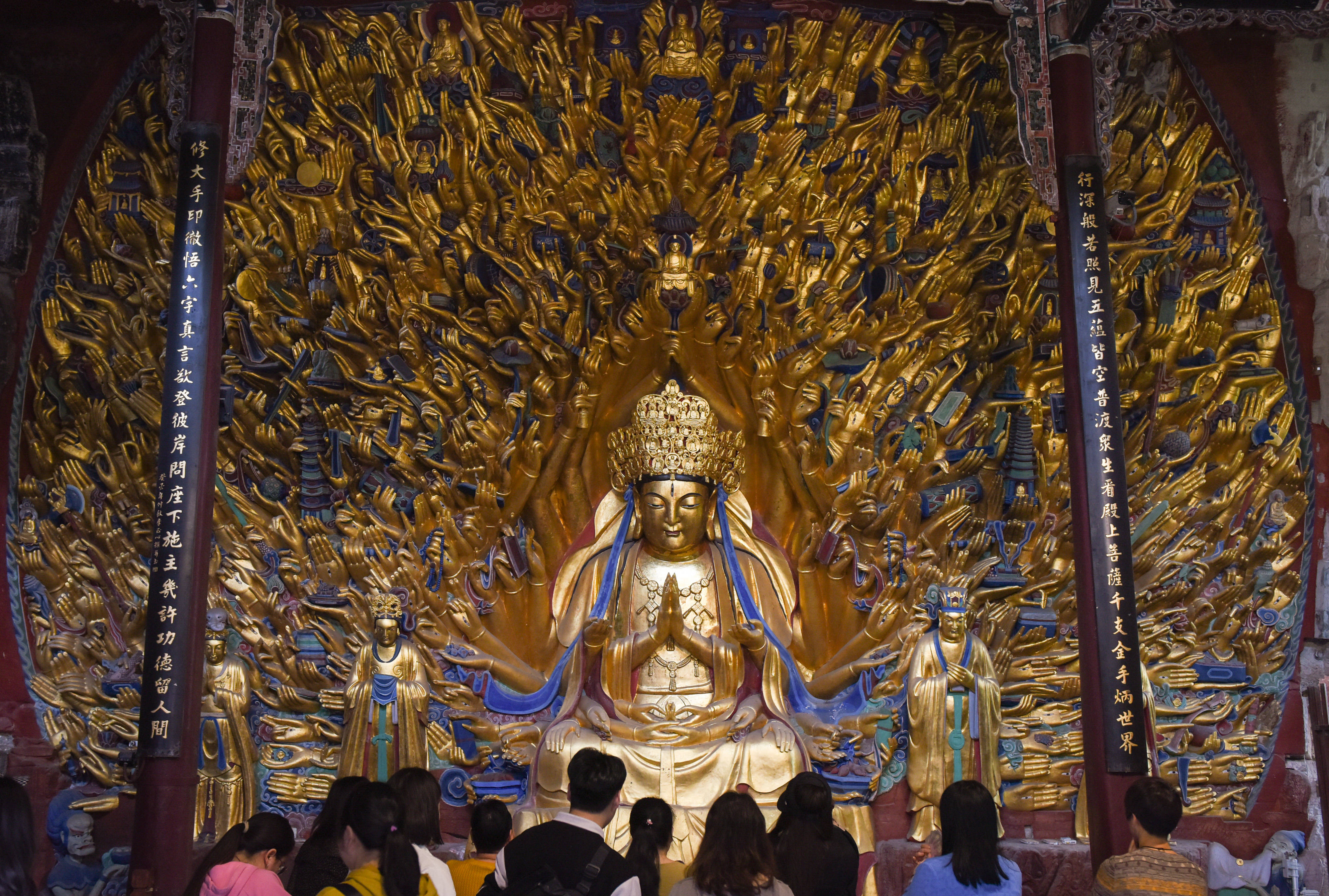 始建于初唐,至两宋达鼎盛,集儒,释,道三教造像之大成,以北山,宝顶山