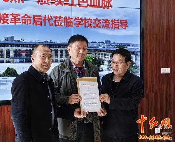 清明时节祭拜固原任山河六十四军烈士陵园(组图)