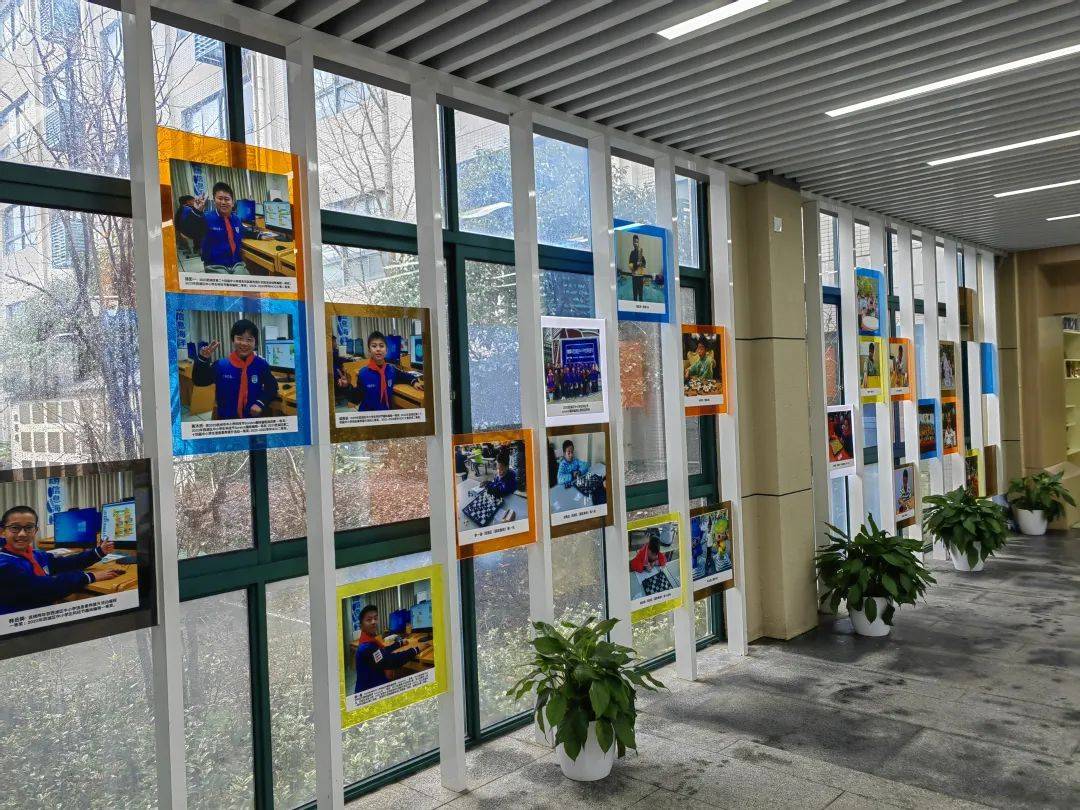 创意无限!西湖校园的"最美走廊"又上新了!_长廊_作品_小学