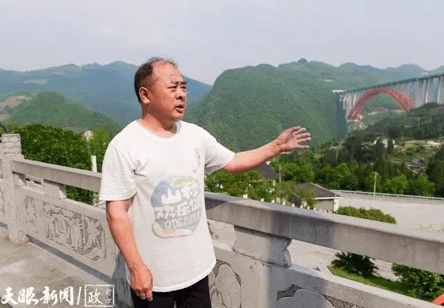 "年份英雄"黄大发的青春岁月