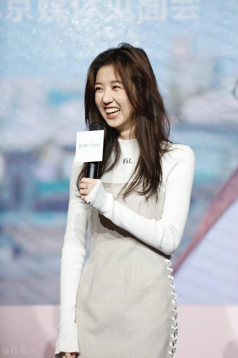 李凯馨这身材,这才是尤物啊!