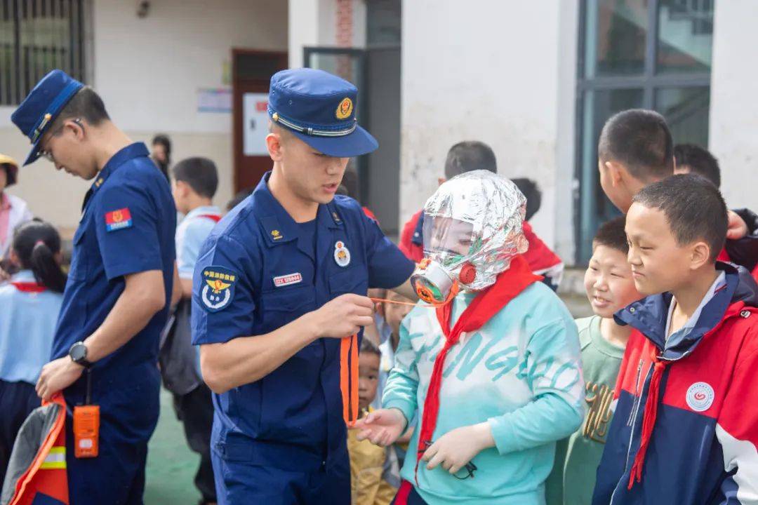 "百胜镇中心小学