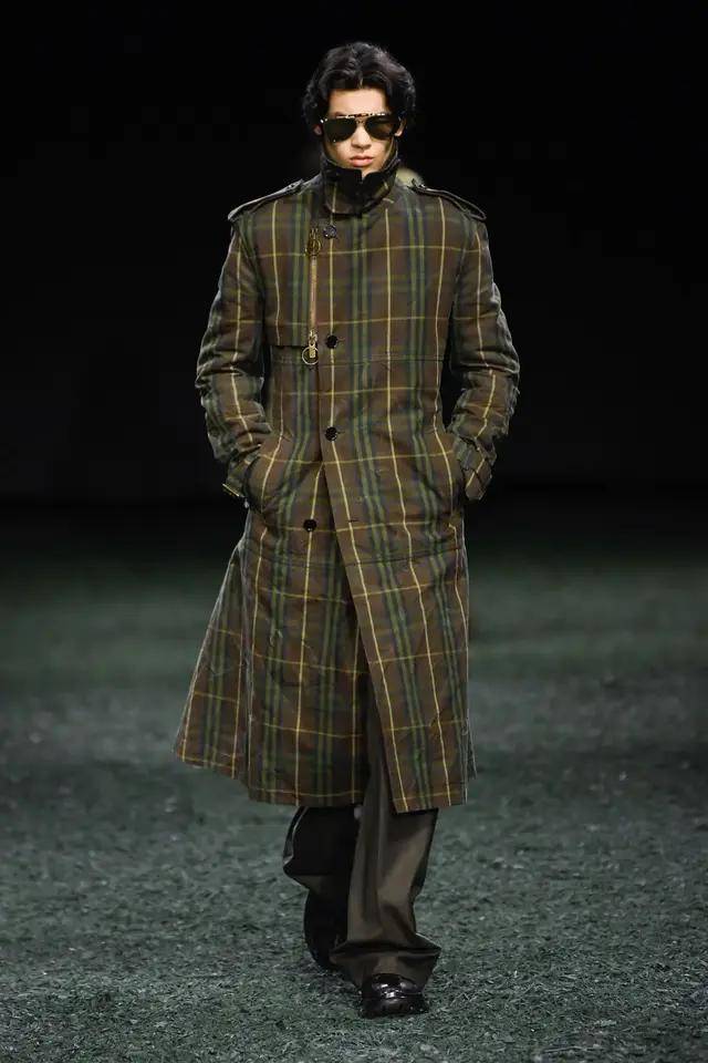 巴宝莉2024秋冬系列,呈现多元化设计理念,为时尚界带来全新灵感