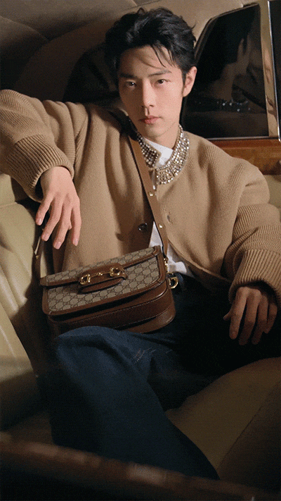 gg marmont系列窄版腰带与 gucci horsebit 1955手袋漫步街头 走谷照