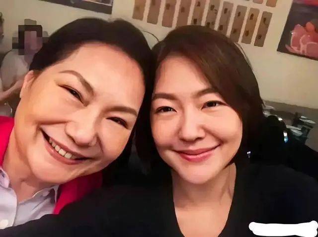 大s提出新条件:孩子夏季回北京团聚,张兰须年付抚养费