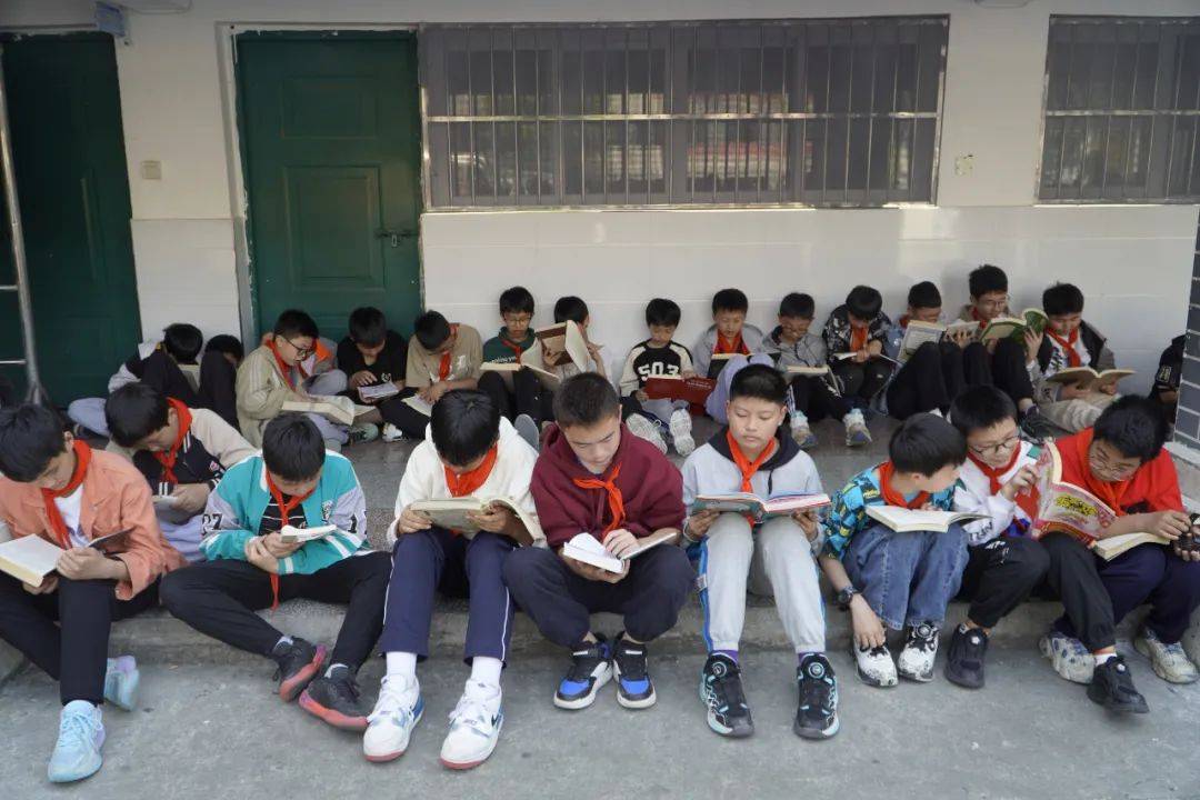 情暖童心61相伴成长 开州区青少年活动中心举行流动