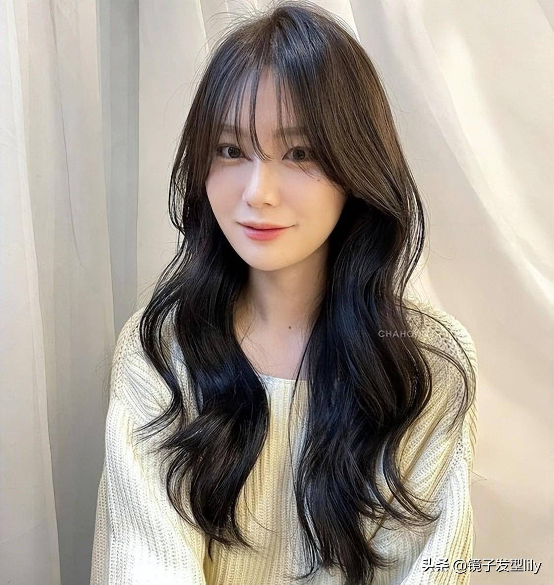 国字脸女士发型别乱整试试这几种烫发好看时尚显气质