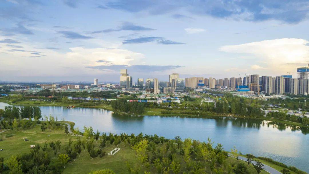 "逆市"下的多个第一,这个新区走出"独立行情"