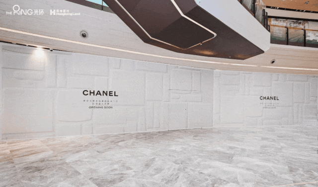 一年前,chanel beauty曾将香奈儿一号红山茶花系列巡展落在重庆光环